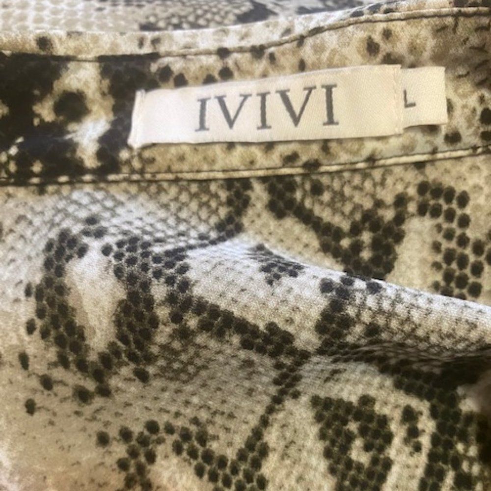 IVIVI Snakeskin print button down blouse, size L - Picture 3 of 3